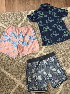 $240Retailed Lot of 3 HARD ROCK GUITAR COMPANY Men’s Shirt/2 Swim Trunks